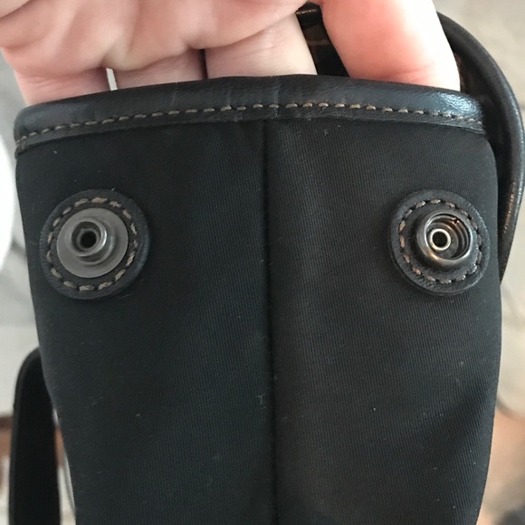 Fabric Coach Hand Bag -GUC- black classic style - Picture 4 of 7